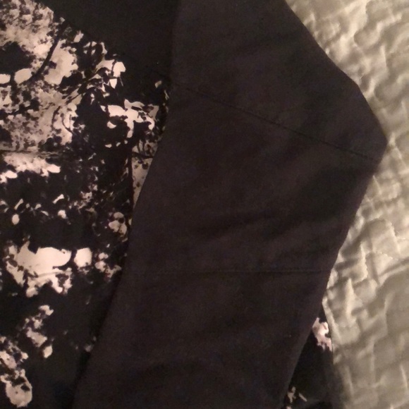 πΈConverse One Star Black and White Sweater - Picture 4 of 7